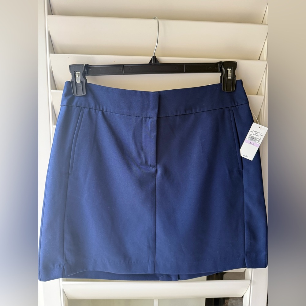 NWT IZOD Navy Golf Skort - Size 6